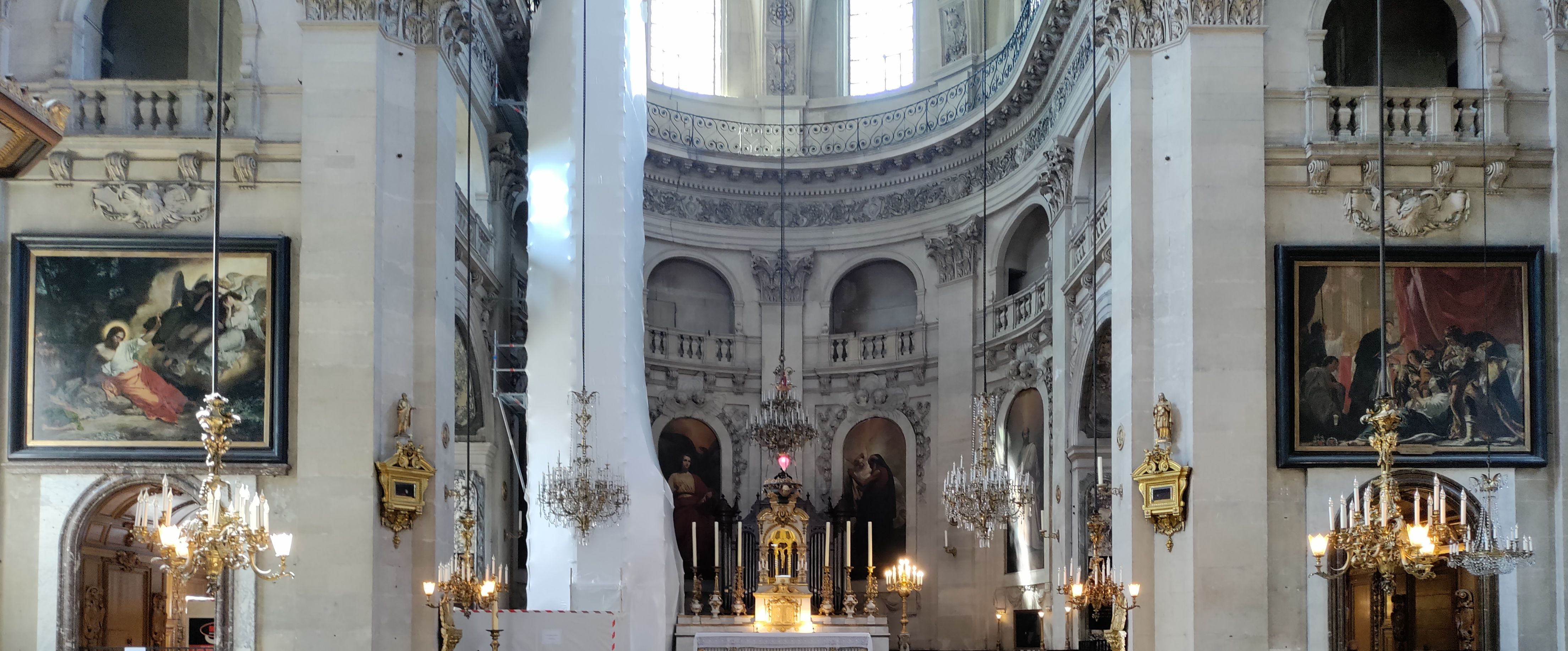 Inside the Saint-Paul-Saint-Louis church.